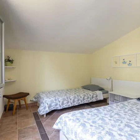 Norbert By Interhome * Syracuse