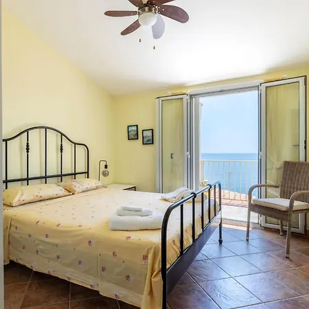 Nyaraló Norbert By Interhome Szirakúza