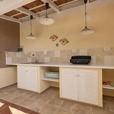 Nyaraló Norbert By Interhome Szirakúza