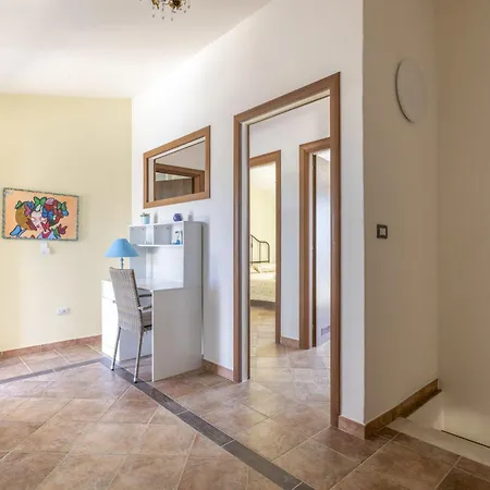 Norbert By Interhome Syracuse